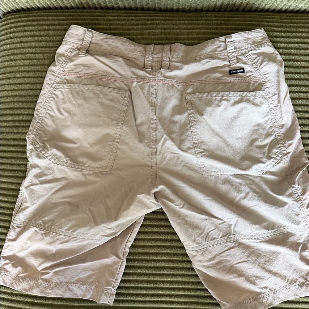 Patagonia Womens Lightweight Khaki Shorts - Picture 3 of 3